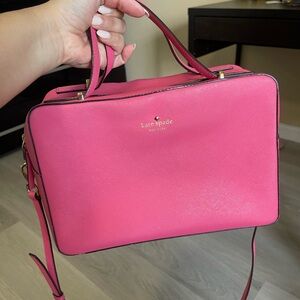 Kate spade purse, hot pink, in a great condition.